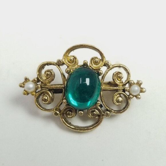 Vintage Green Cabochon and Gold Tone Filigree Brooch, Fancy Lapel Pin, Estate - Picture 5 of 6